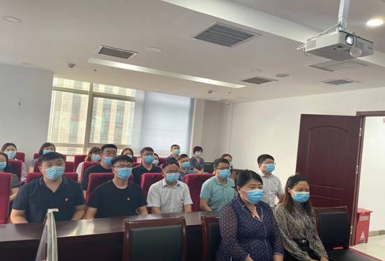 第十黨支部組織豫信公司干部、職工收看收聽“七一”建黨100周年慶祝大會簡報